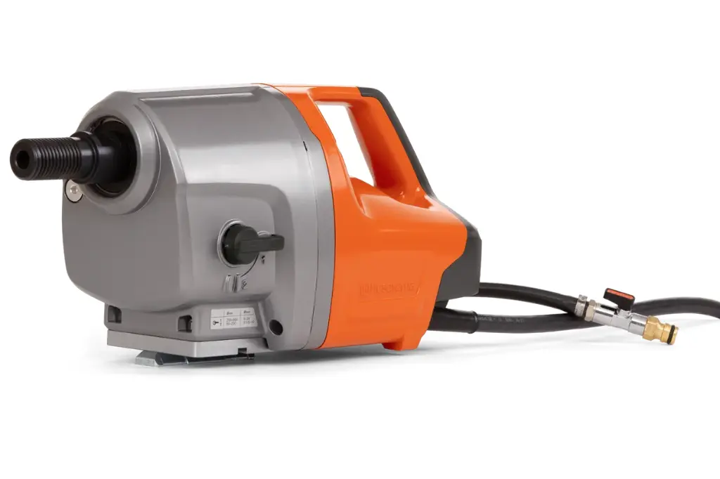 DM 700